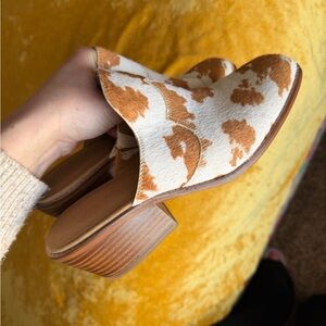 Crown Vintage Cowhide Print Mule Heels in Tan and White